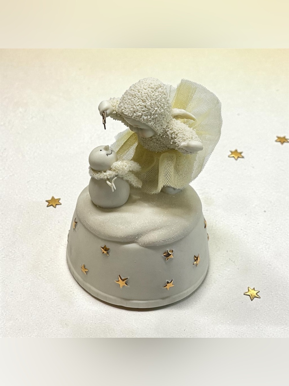 Dept 56 Snowbabies Angel & snowman musical figure 2006. “A little holiday magic”